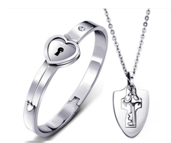 Titanium steel couple bracelet concentric lock fashion bracelet