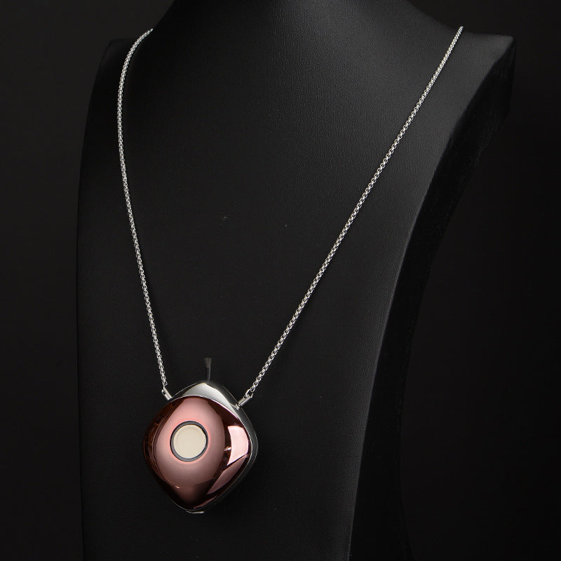 Portable air purifier necklace