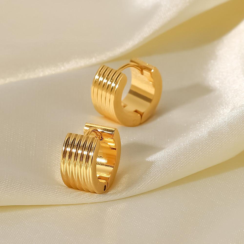 E11.18K Gold Wide Rib Stud Earrings - Elle Royal Jewelry