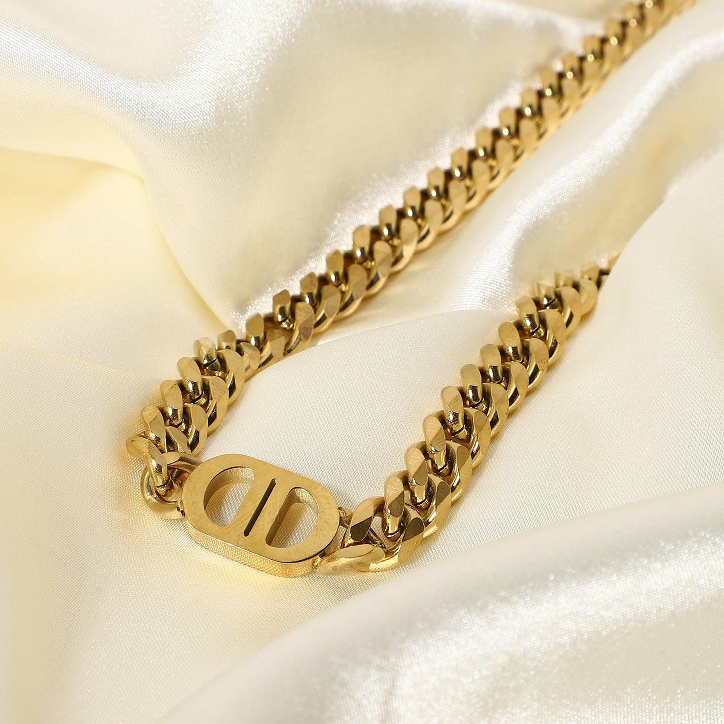 N26.Miami Cuban Chain Necklace - Elle Royal Jewelry