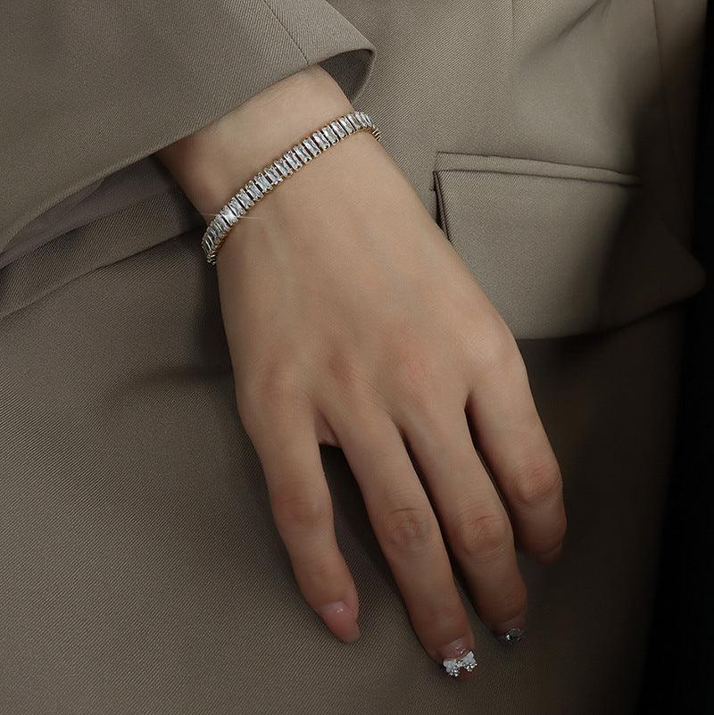 B15.Shiny Cube Bracelet - Elle Royal Jewelry