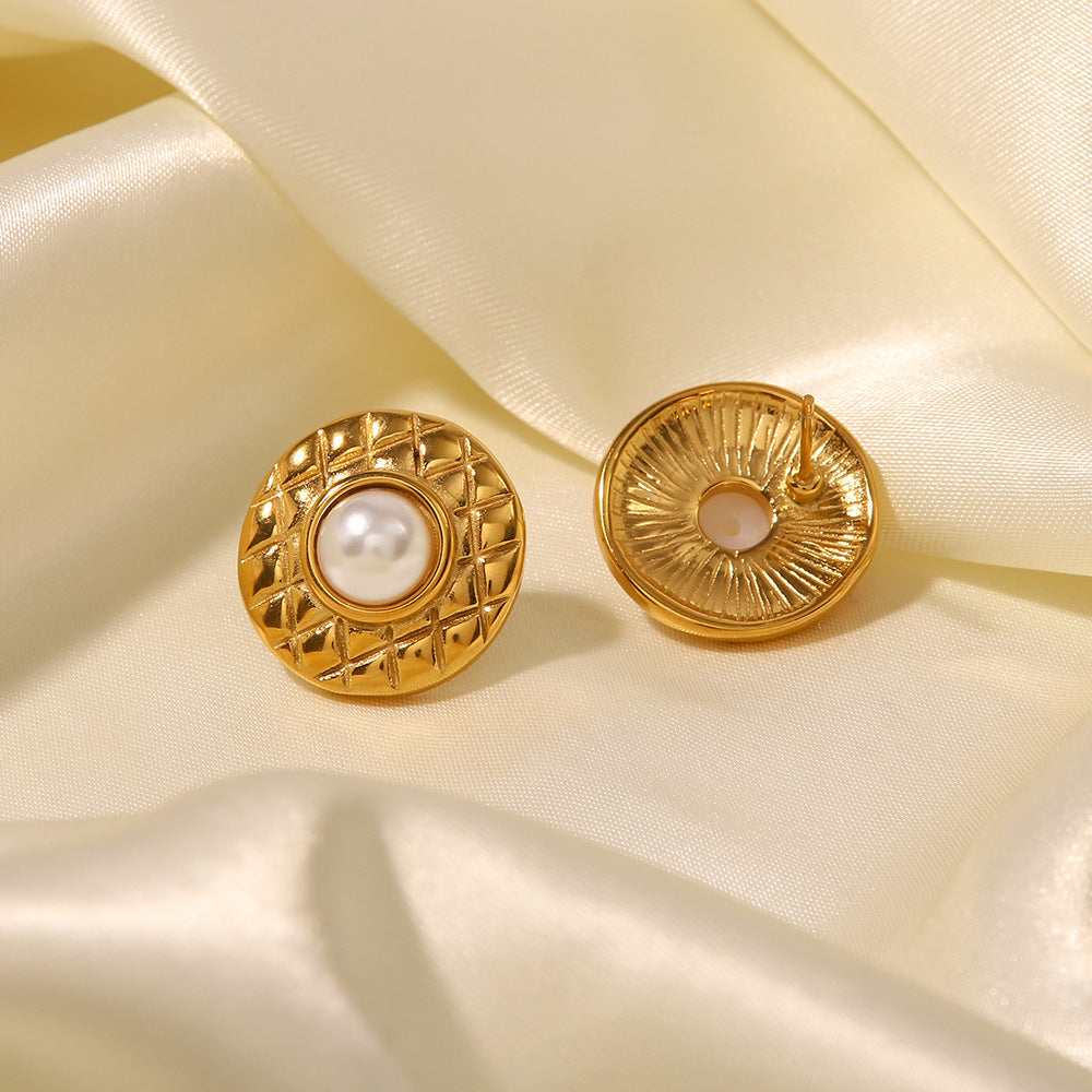 18K Gold Exquisite and Fashionable Diamond Pattern Inlaid Pearl Design Versatile Earrings