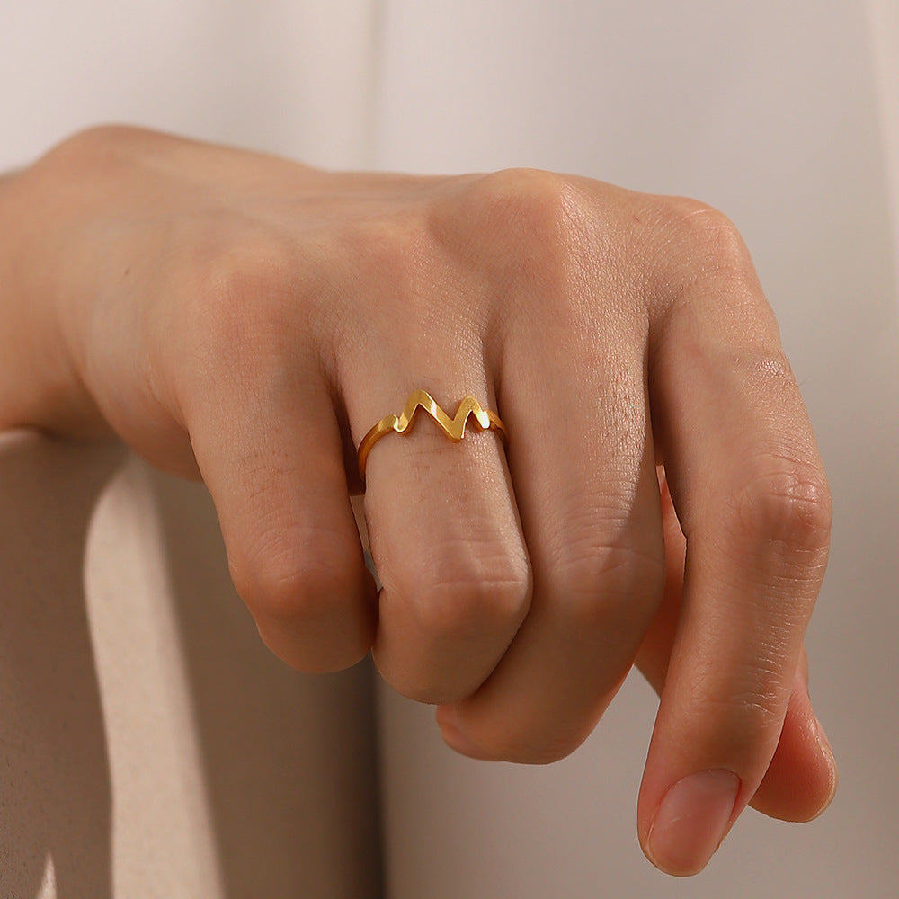 Versatile 18K Gold Plated Heartbeat Ring