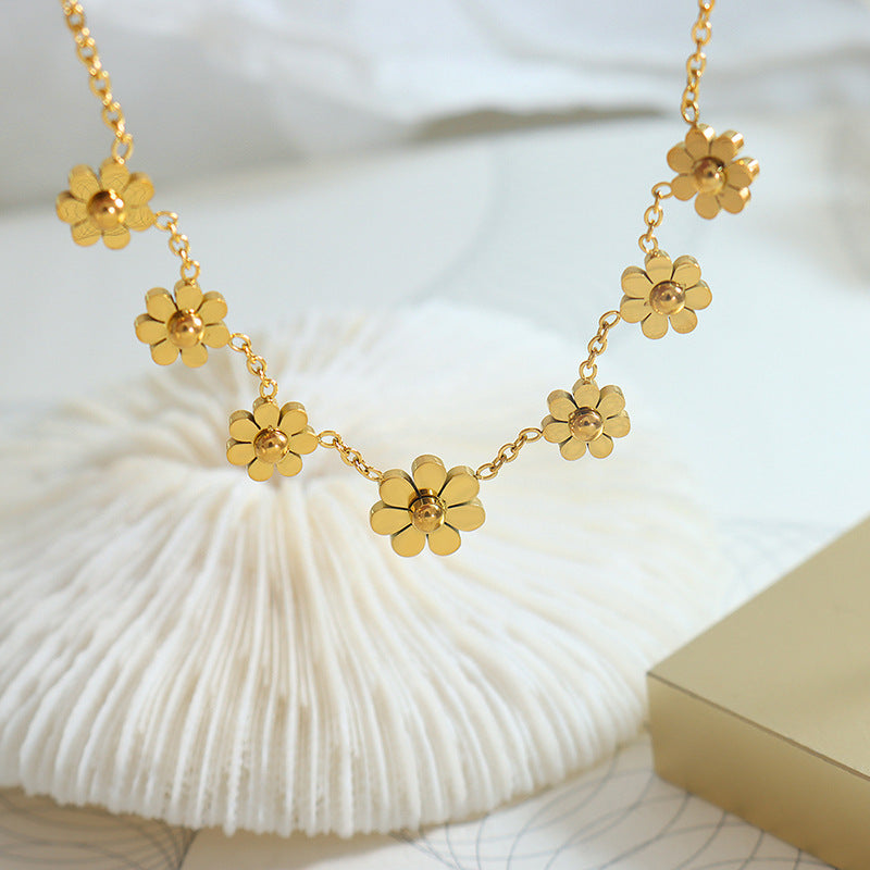 Fashionable minimalist hip-hop style daisy design jewelry