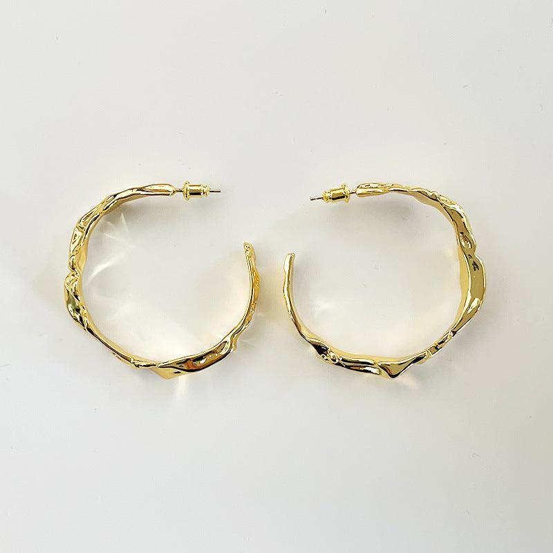 Irregular C-shaped earrings - Elle Royal Jewelry