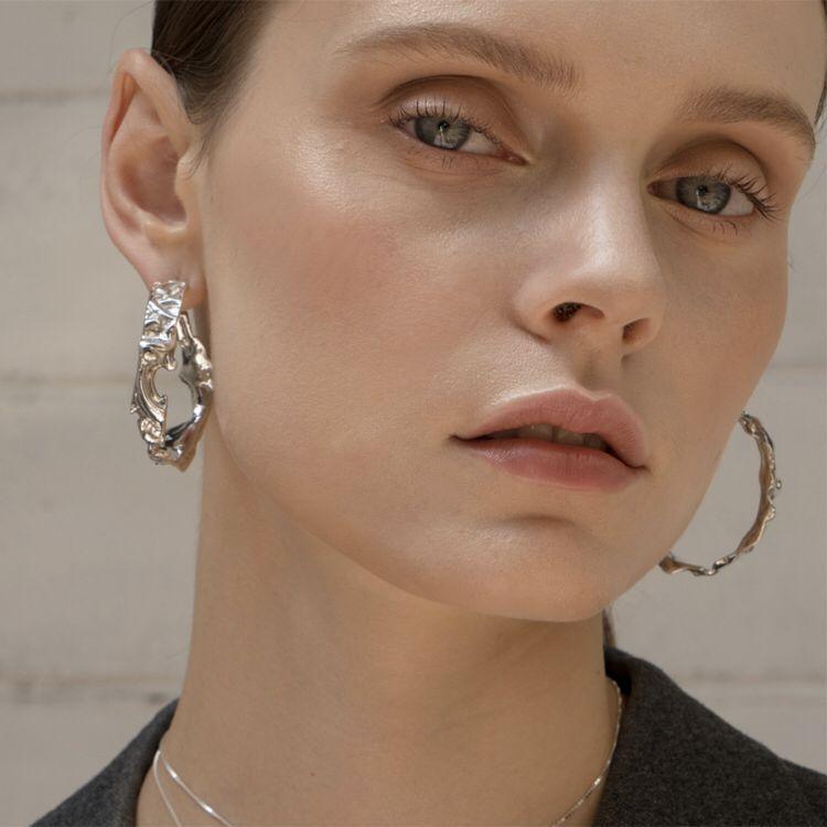 Irregular C-shaped earrings - Elle Royal Jewelry