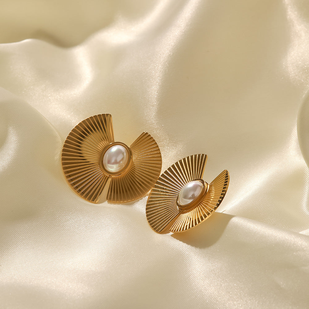 18k Gold Plated Oval Pearl Scalloped Punk Earrings