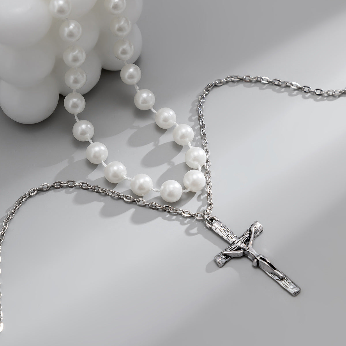 Men Classic simple stacked cross design with pearl all-match necklace