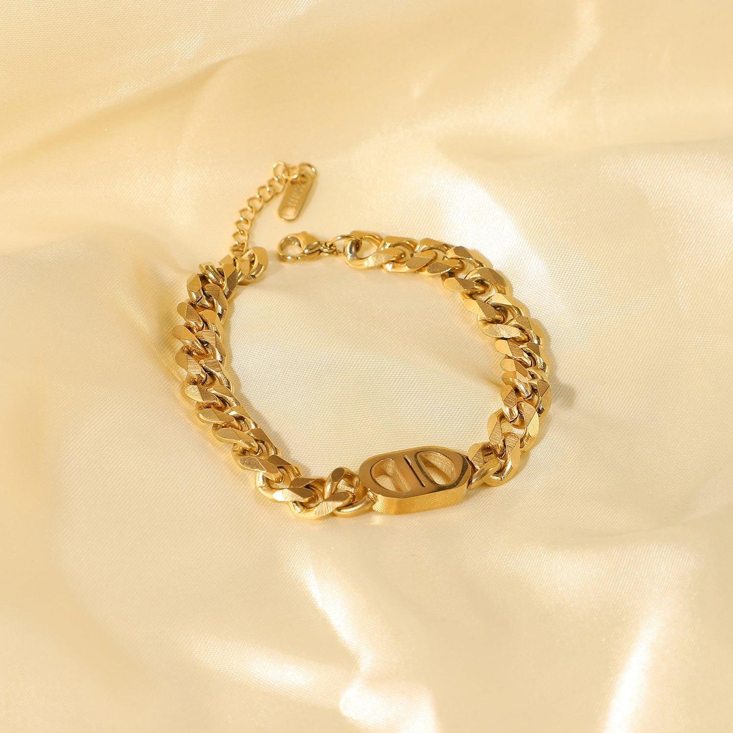 B17.18K Gold Cuban Chain Bracelet - Elle Royal Jewelry