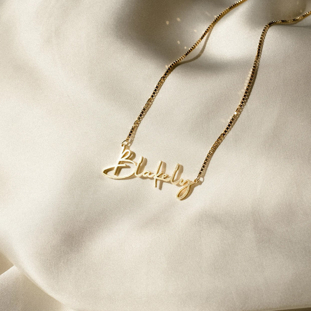 Fashionable Customizable Letter Name Necklace