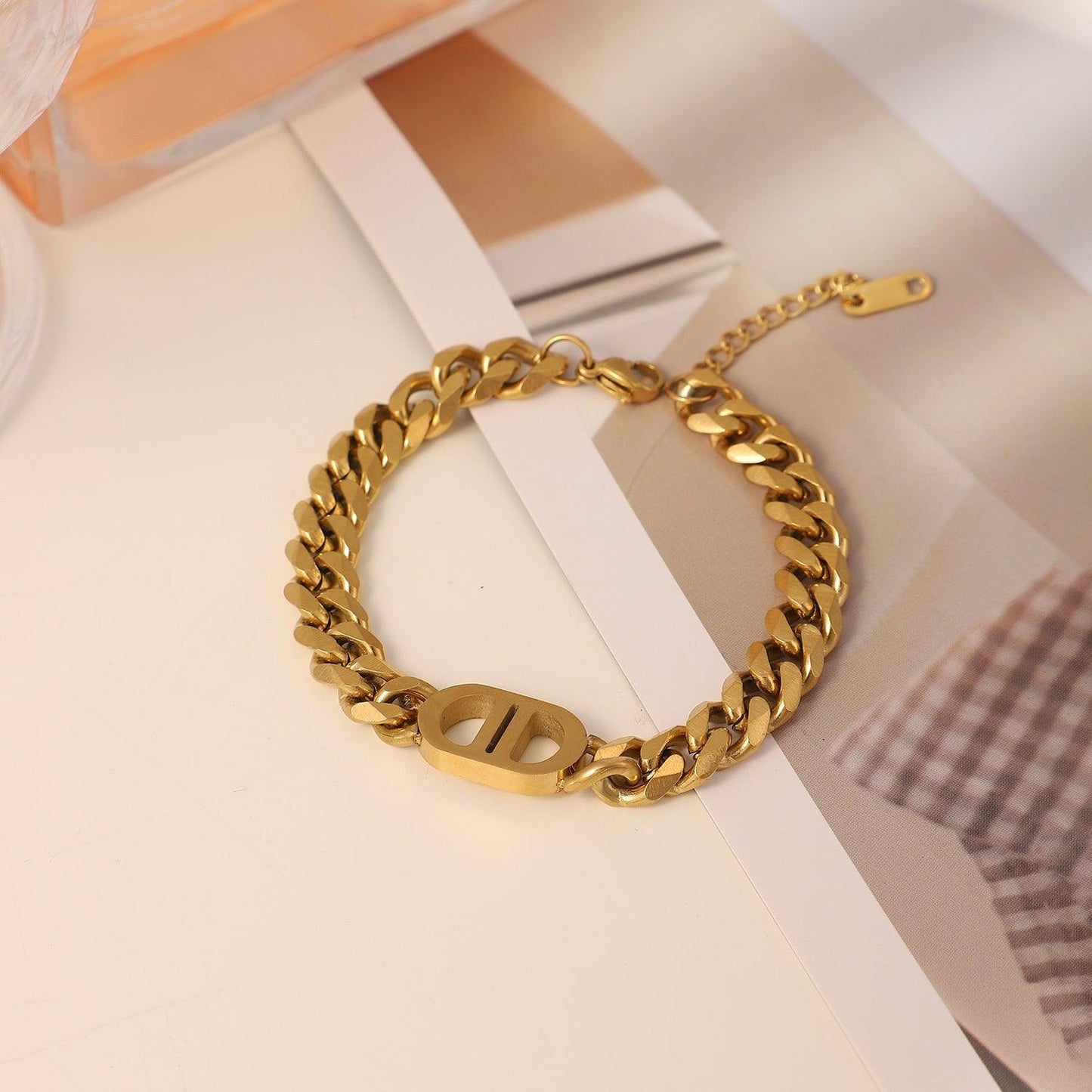 B17.18K Gold Cuban Chain Bracelet - Elle Royal Jewelry