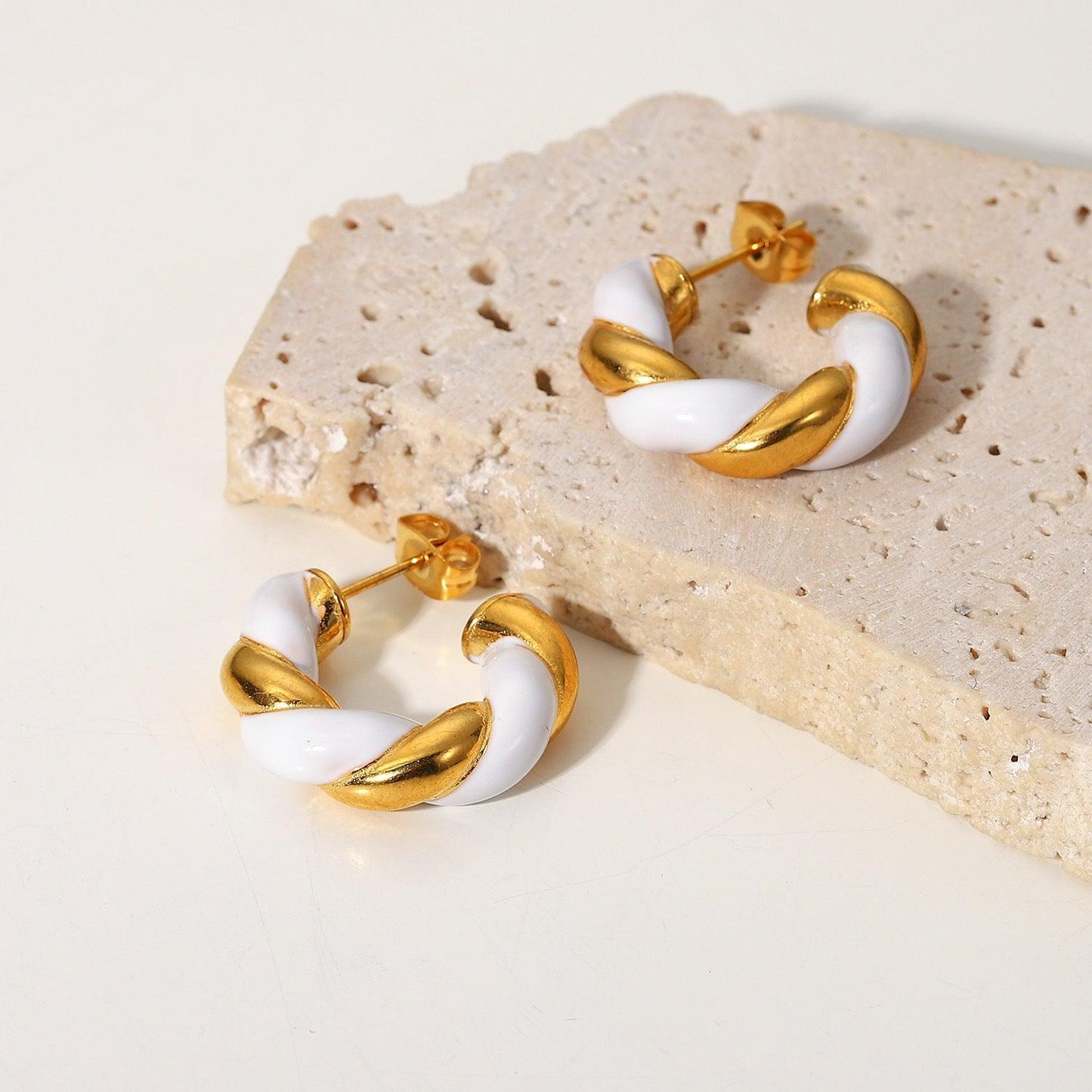 E15.18K Gold Twisted C Earrings - Elle Royal Jewelry