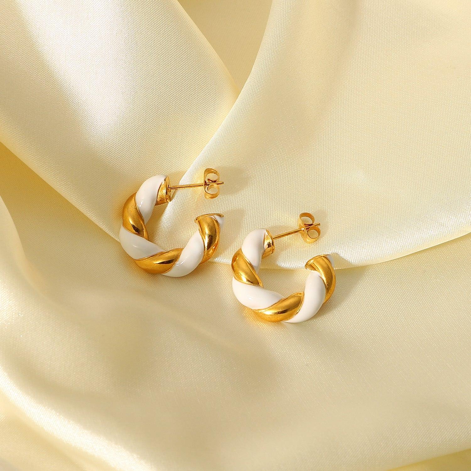 E15.18K Gold Twisted C Earrings - Elle Royal Jewelry