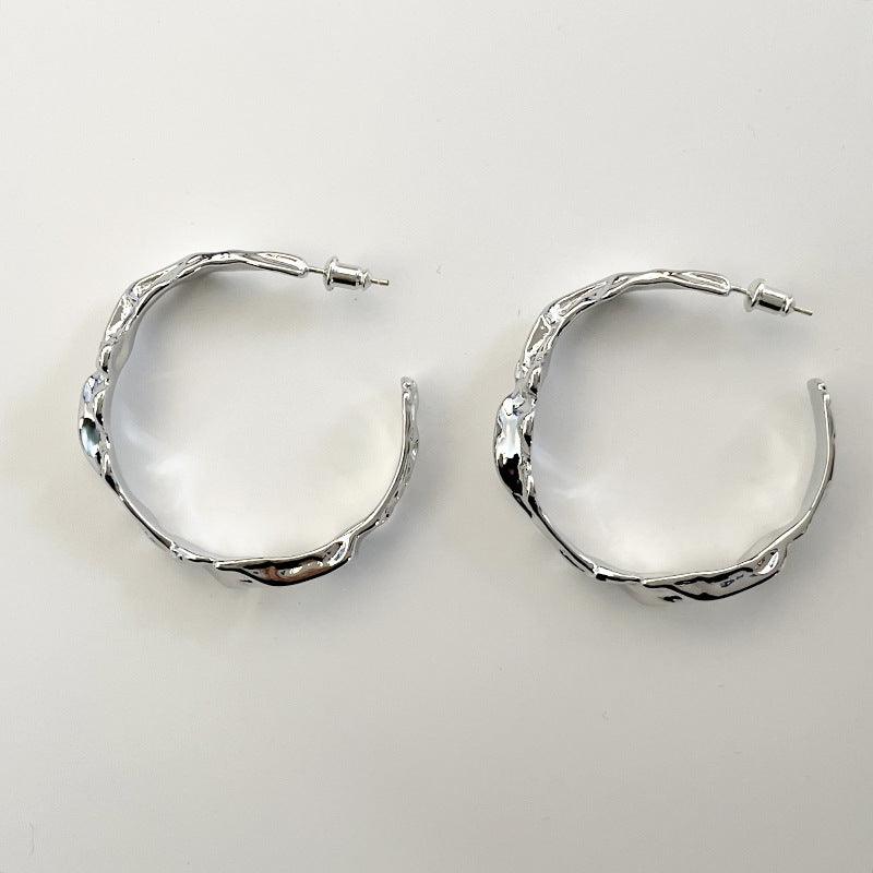 Irregular C-shaped earrings - Elle Royal Jewelry