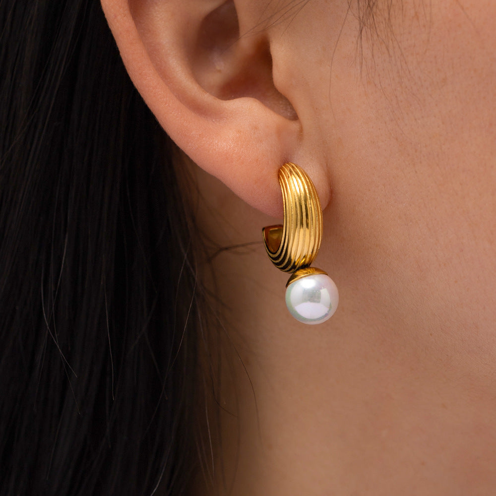 18K Gold Fashion Retro C Shape Inlaid Pearl Versatile Earrings