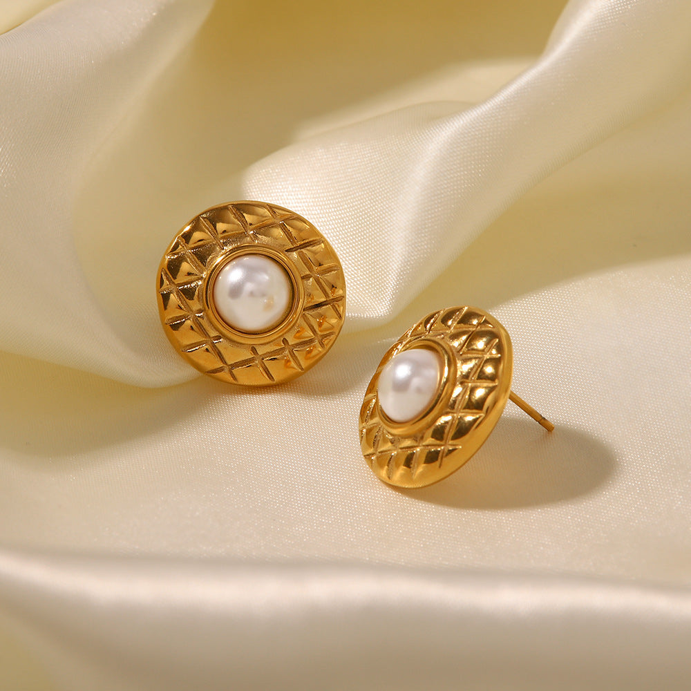 18K Gold Exquisite and Fashionable Diamond Pattern Inlaid Pearl Design Versatile Earrings