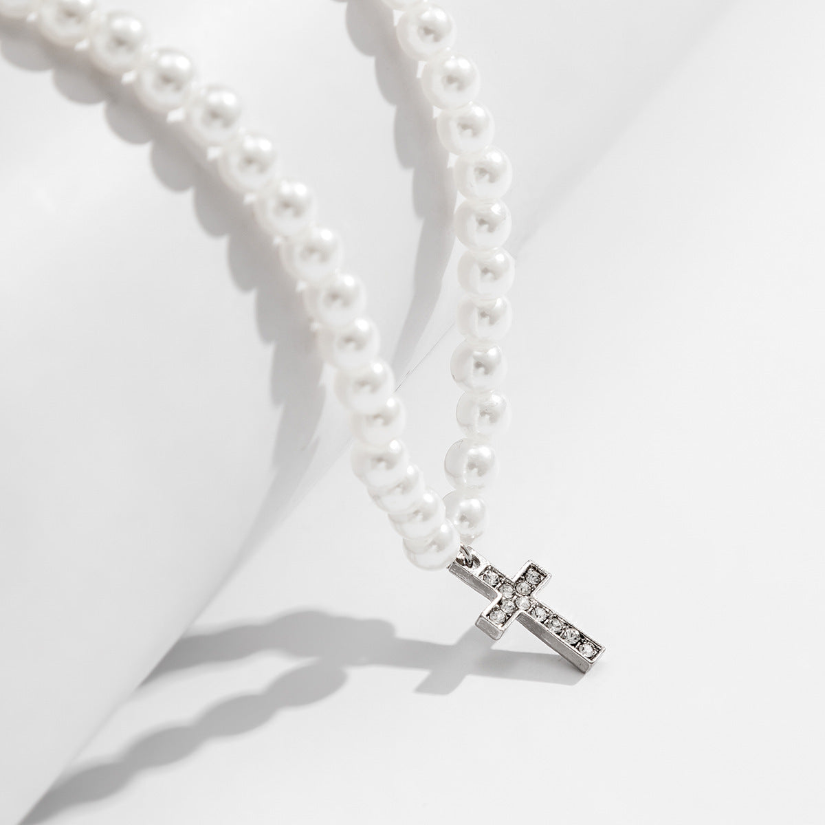 Men Fashionable simple hip-hop style diamond cross with pearl pendant necklace